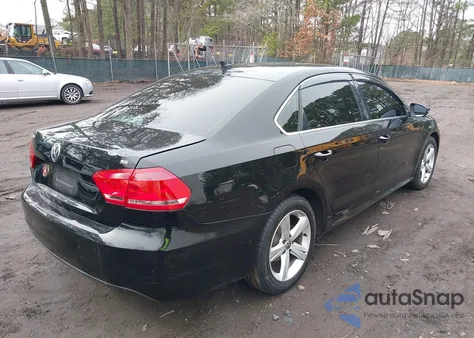 2012 Volkswagen Passat 2.5L Se z USA, uszkodzony, nr VIN 1VWBP7A31CC070953